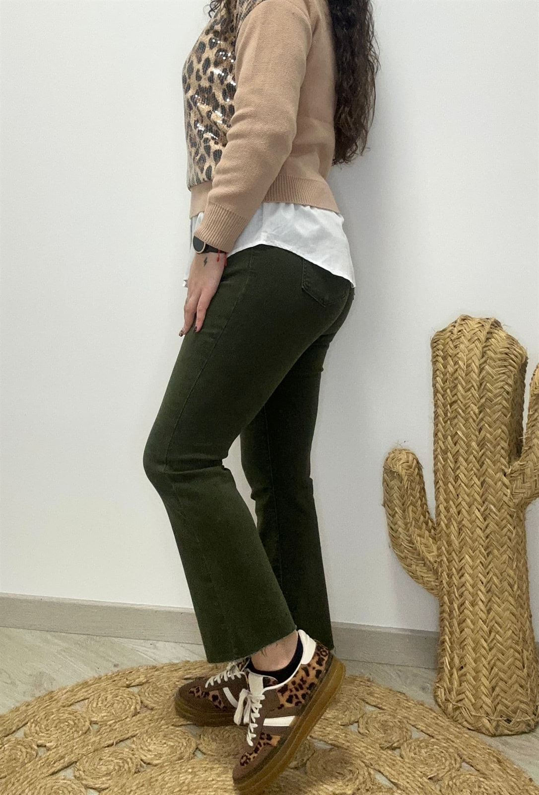 PANTALÓN FLARE VERDE TALLA GRANDE - Imagen 3