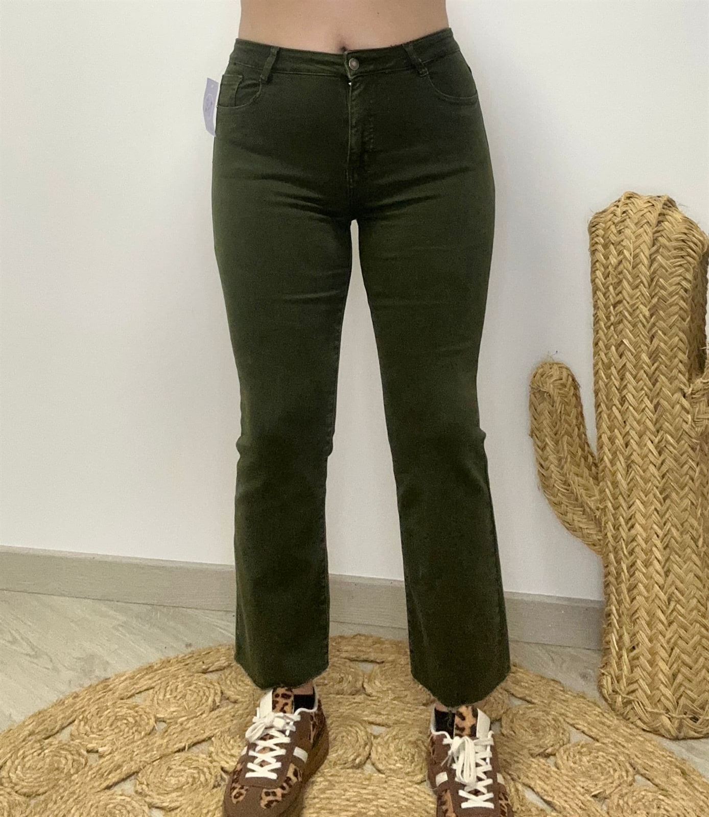 PANTALÓN FLARE VERDE TALLA GRANDE - Imagen 4