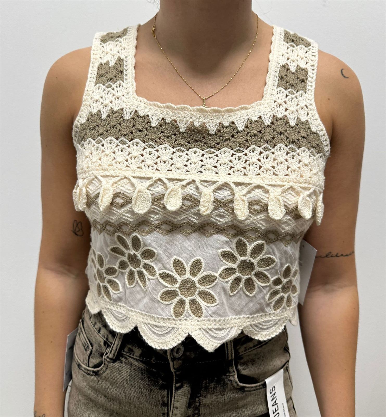 TOP CROCHET FLORES - Imagen 1