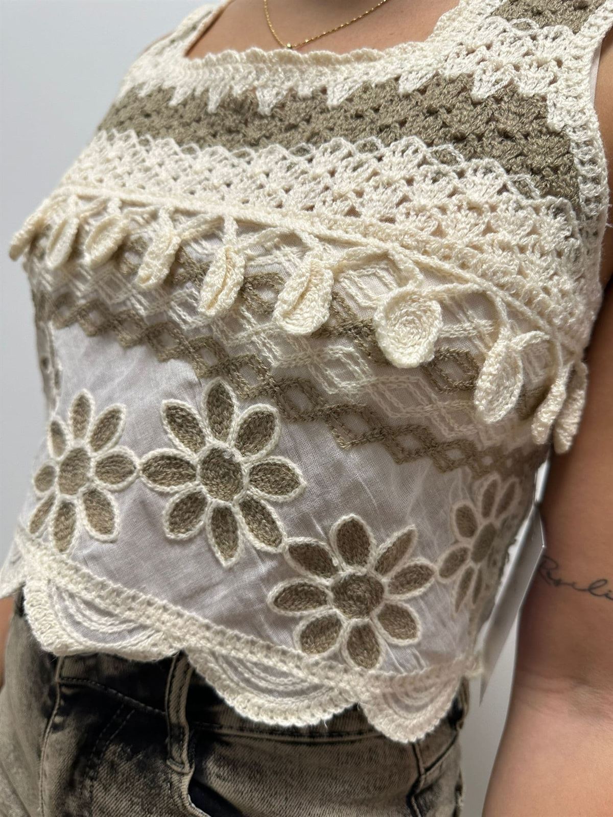 TOP CROCHET FLORES - Imagen 2